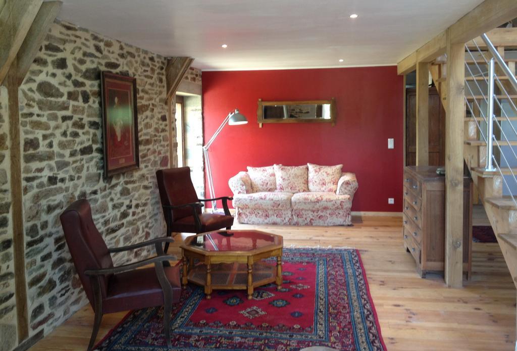 Chambres D'Hotes Le Bouleau Goutrens Exteriör bild