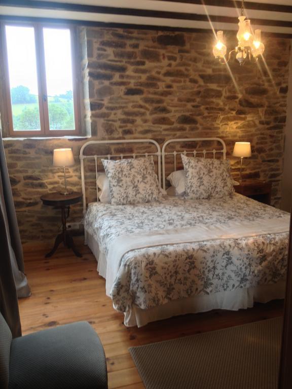 Chambres D'Hotes Le Bouleau Goutrens Exteriör bild